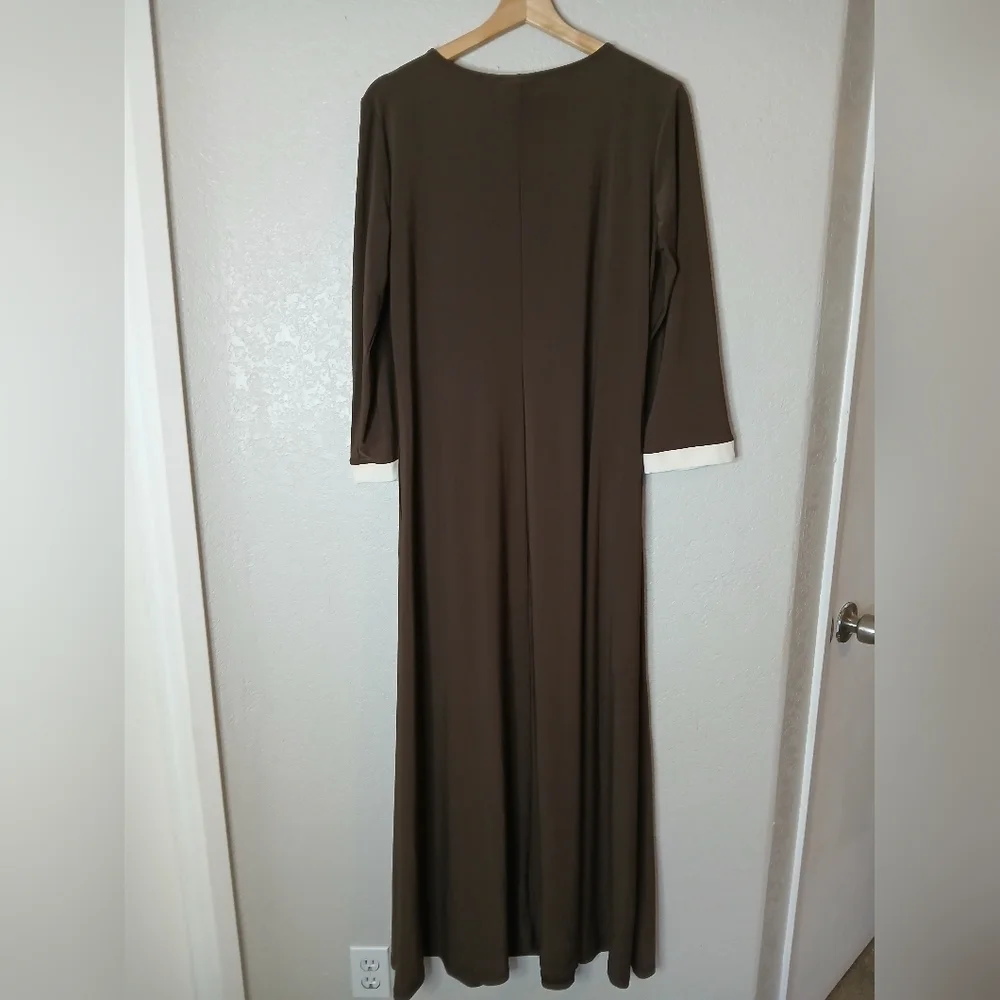 NWT Attitudes by Renee Brown & White Long Sleeve Asymmetrical Maxi Dress Small - Picture 4 of 5